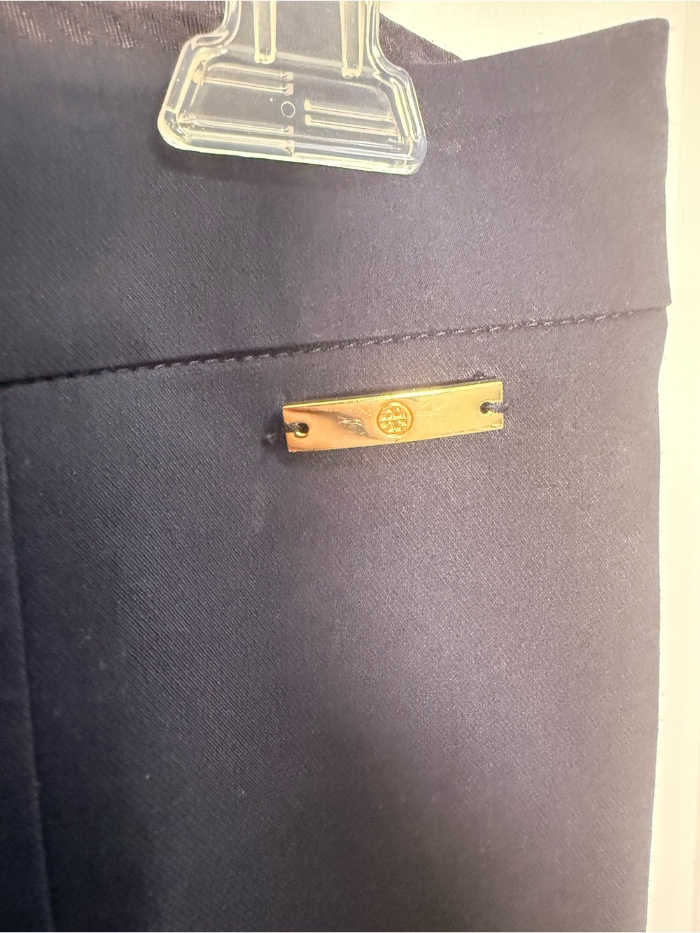 Tory Burch Black Slim Straight Leg Stretch Pants Gold Logo Size 2 - Picture 5 of 12